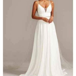 NWT Size 6 Deep V Wedding Dress